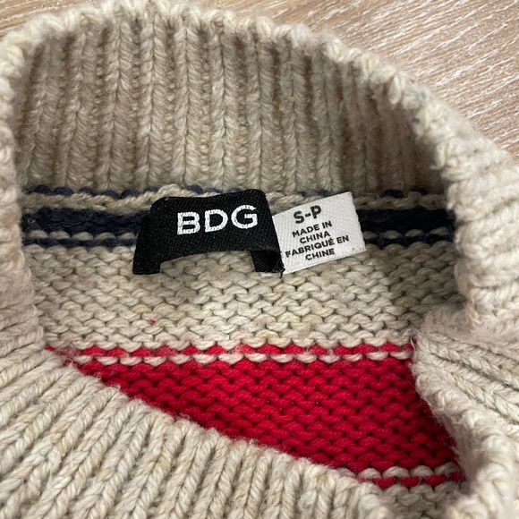BDG “rabbit hair” sweater size small - Picture 2 of 4